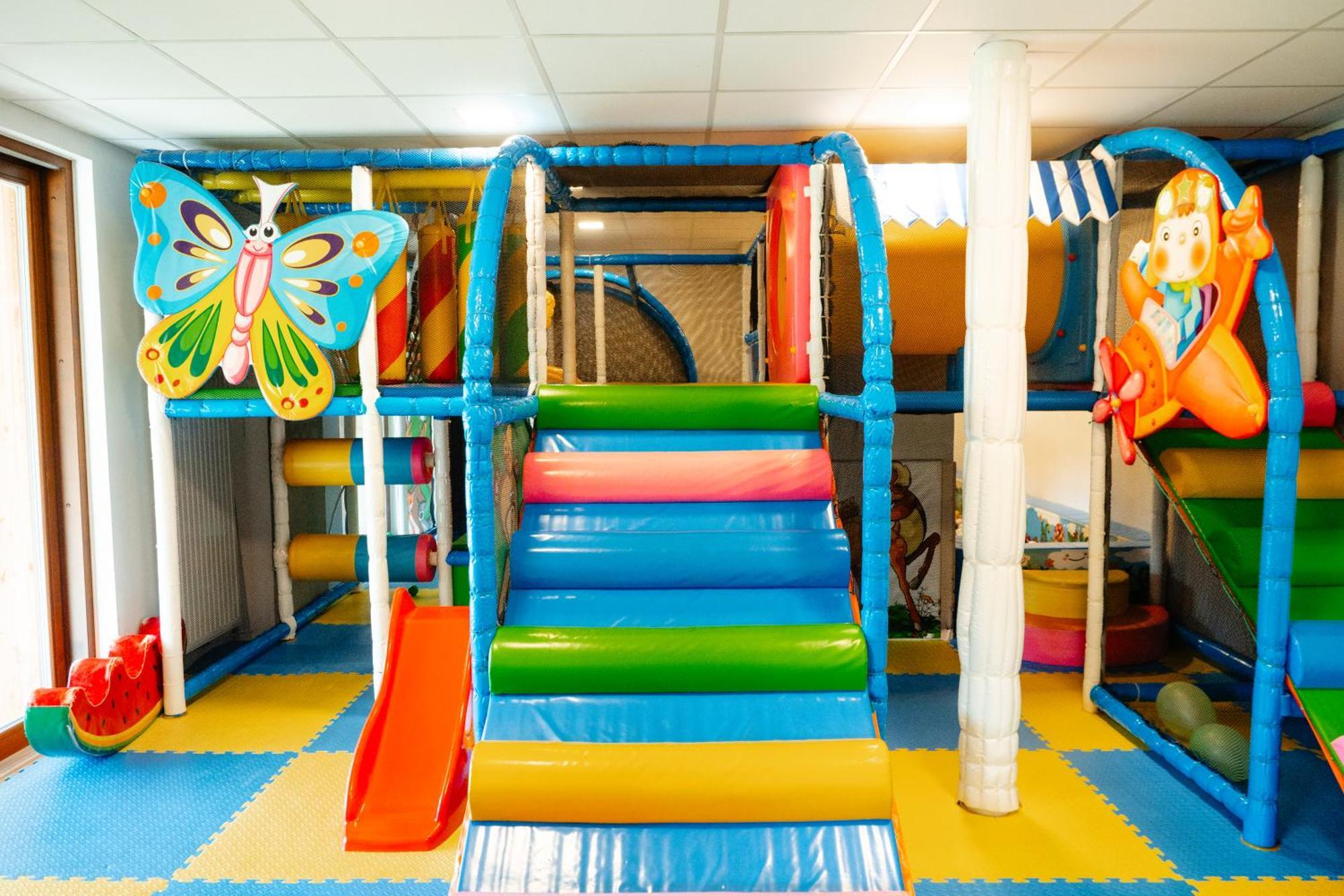 Hotel Kristian Kubova Huť Exteriör bild